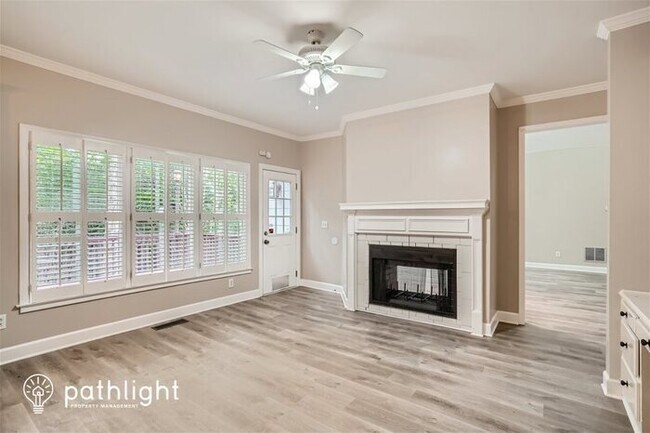 Foto del edificio - 625 Links View Dr, Sugar Hill, GA, 30518