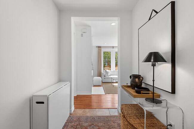 Building Photo - 5935 Playa Vista Dr