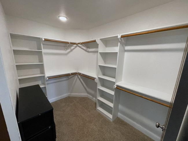 Building Photo - 3002 Oakley St