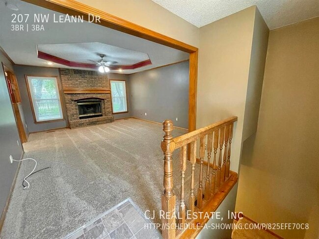Building Photo - 207 NW Leann Dr