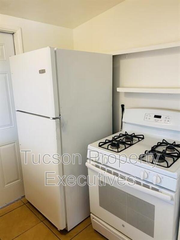 Foto del edificio - 1654 N Beverly Ave