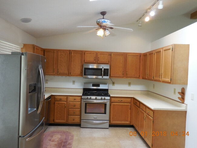 Building Photo - Spectacular Three Bedroom/Three Bath Home ...