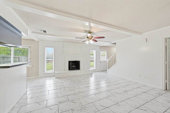 Foto del edificio - 2406 Joel Wheaton Rd