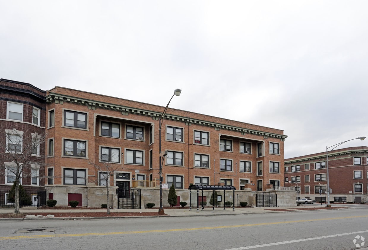 Building Photo - 5300 S King Dr