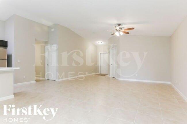 Foto del edificio - 1062 SW Fenway Rd
