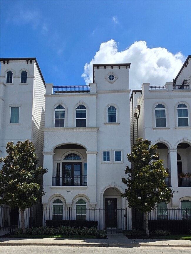 Building Photo - 2705 Kennedy St