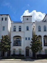 Building Photo - 2705 Kennedy St