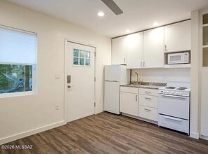 Building Photo - 1140 N Richey Blvd