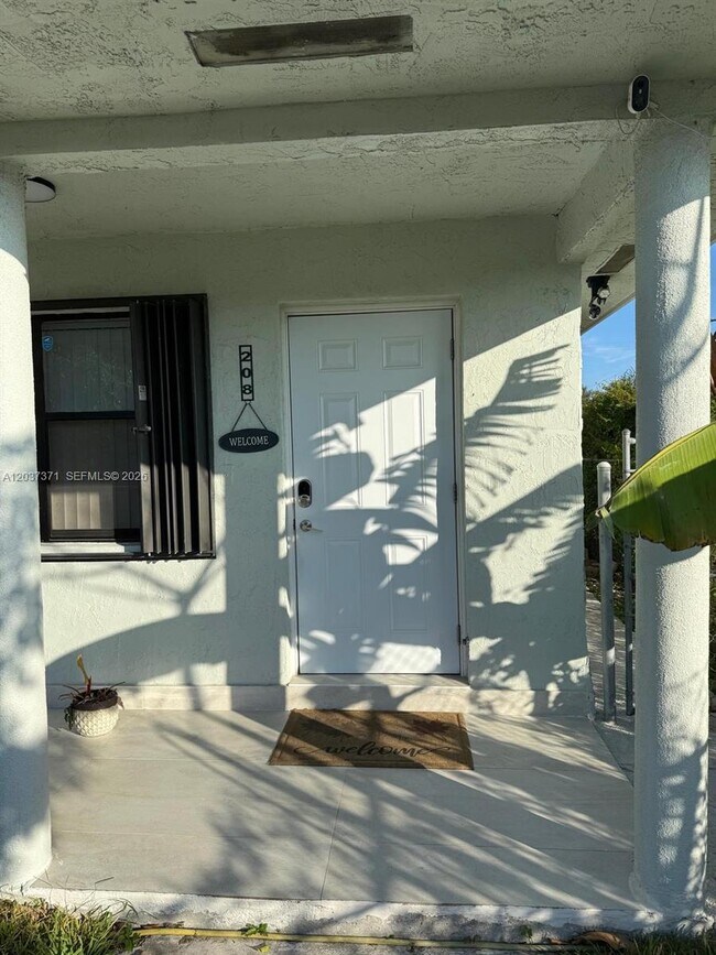 Foto del edificio - 208 NW 7th St