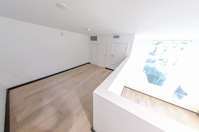 Building Photo - 1313 Sunset