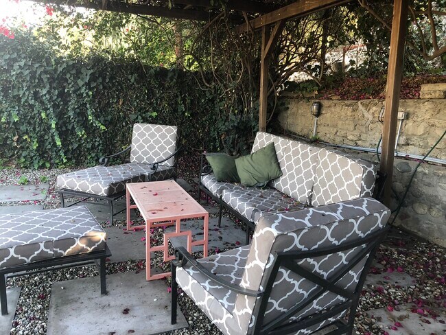 Foto del edificio - 1316 N Occidental Blvd