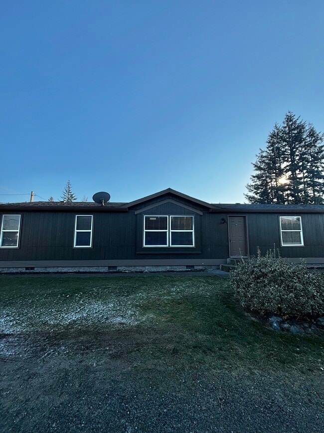 Building Photo - 208 N Central St