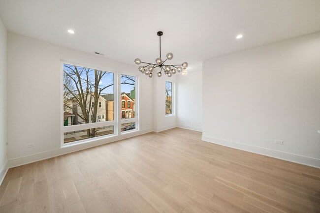 Foto del edificio - 1635 W 21st Pl