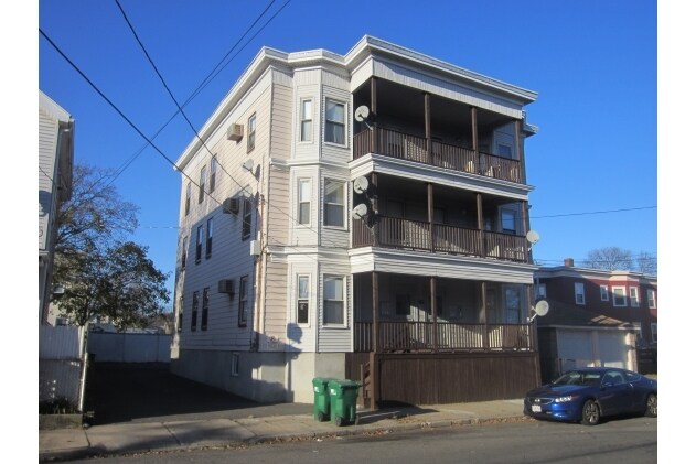 Primary Photo - 25 Woodman St
