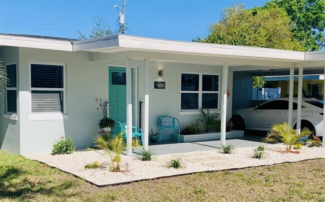 Foto del edificio - 2472 Coronado Way