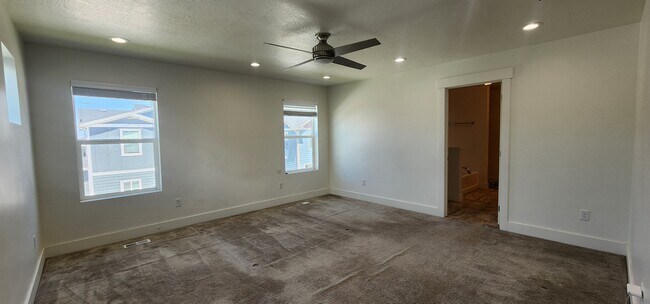 Building Photo - 922 Teal Run Way