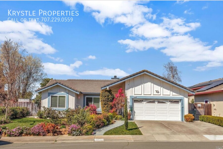 Primary Photo - ***Luxury Living with Breathtaking Views a...