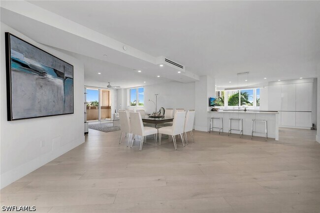 Foto del edificio - 6597 Nicholas Blvd