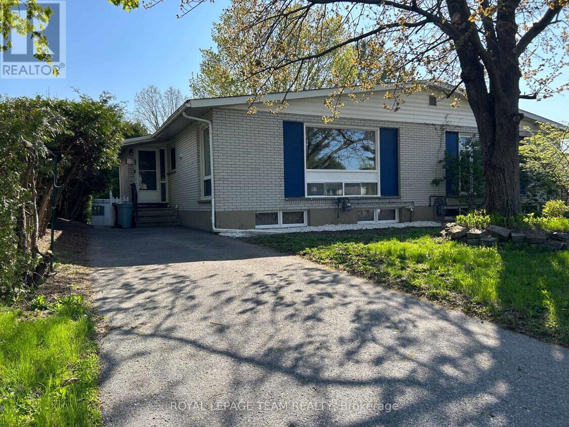 Primary Photo - 23 Southview Crescent