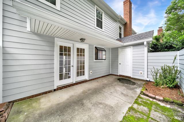 Building Photo - 9453 Kings Falls Dr