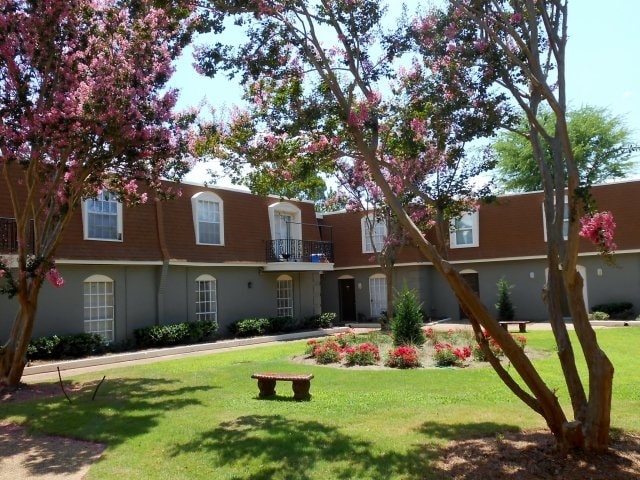 Building Photo - Highland Hills