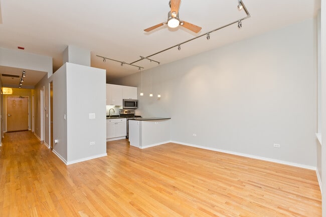 Foto del edificio - 1201 W Adams St