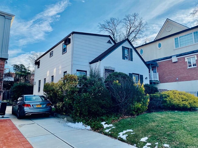 Building Photo - 80-47 Chevy Chase St
