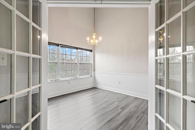 Foto del edificio - 6520 Lake Park Dr