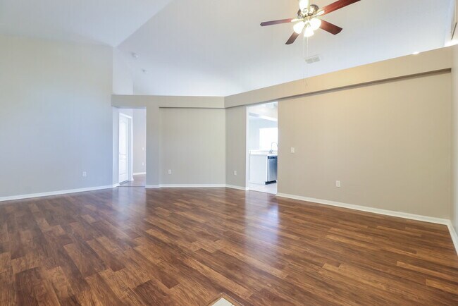 Foto del edificio - 25802 Bloomsbury Ct
