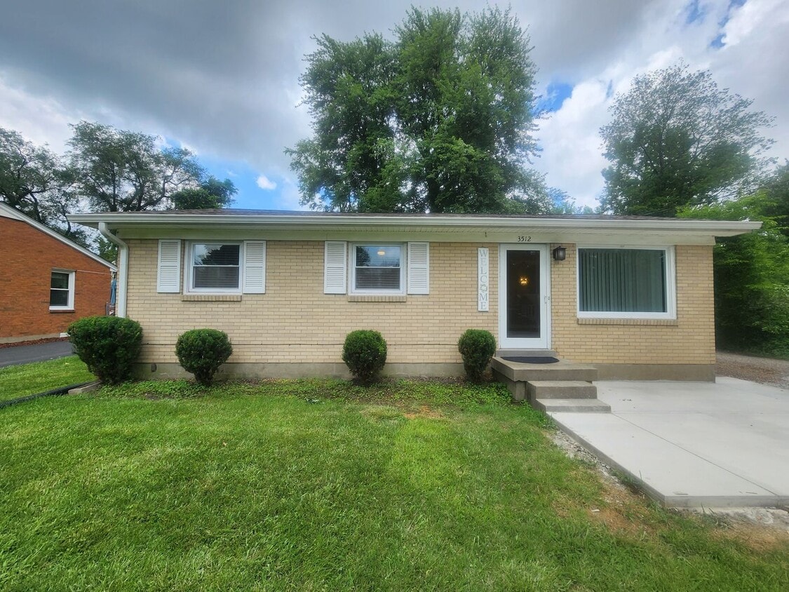 Beautiful and spacious 3 bedroom 1 bath ho... - Beautiful and spacious 3 bedroom 1 bath ho...