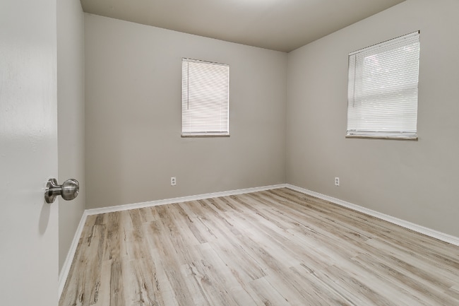 Foto del edificio - 1140 SW Binkley St