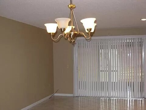 Foto del edificio - 2929 W Oak Ridge Rd