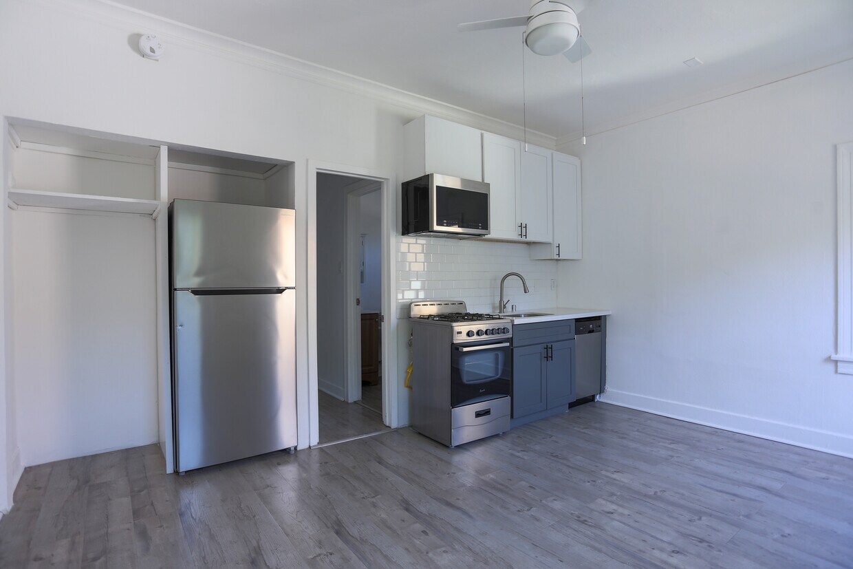 1BR/1BA - 406 S Coronado St