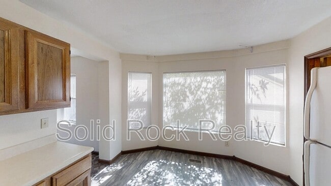 Building Photo - 511 E Cache La Poudre St