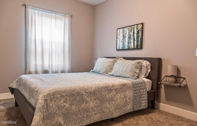 Foto del edificio - 2 br, 1 bath Duplex - 616 Lafayette Avenue...