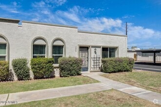 Building Photo - 5809 E Thomas Rd