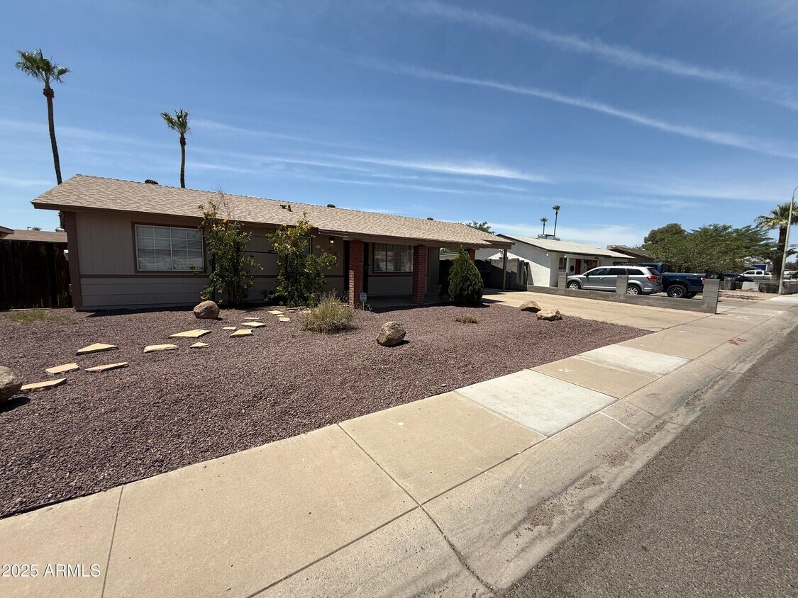 Primary Photo - 6753 W Garfield St