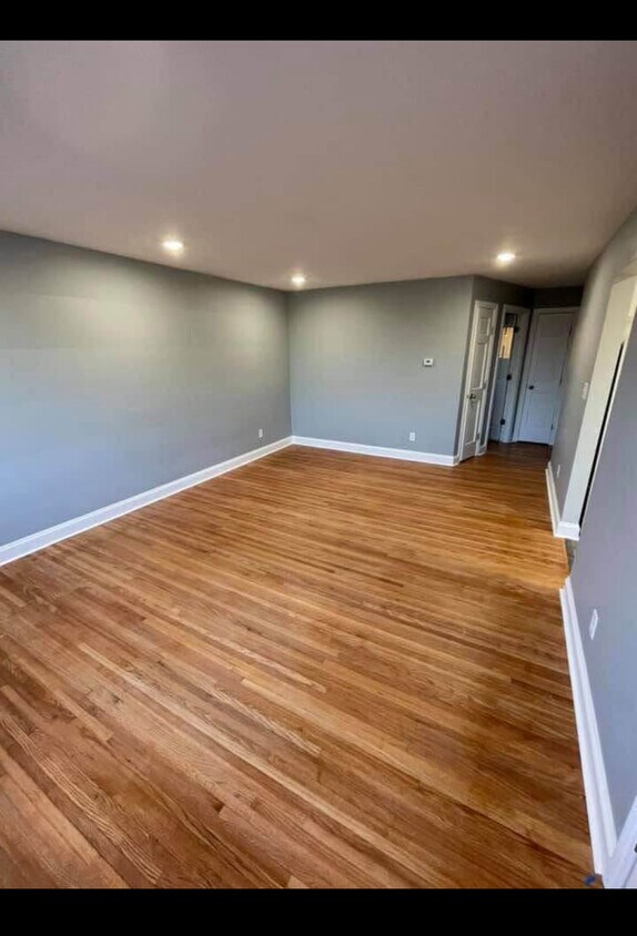 Foto del edificio - 54 Joseph Dr