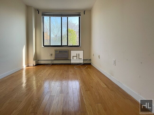 Foto del edificio - E. Williamsburg Affordable Full-Amenity Bl...
