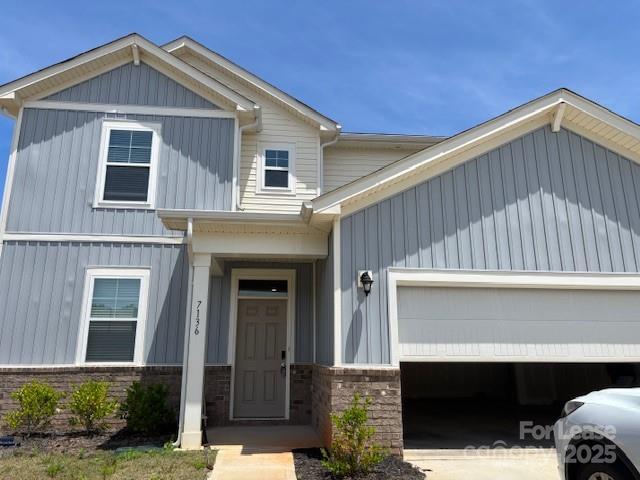 Foto del edificio - 7136 Maple Run Cir