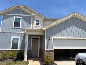 Building Photo - 7136 Maple Run Cir