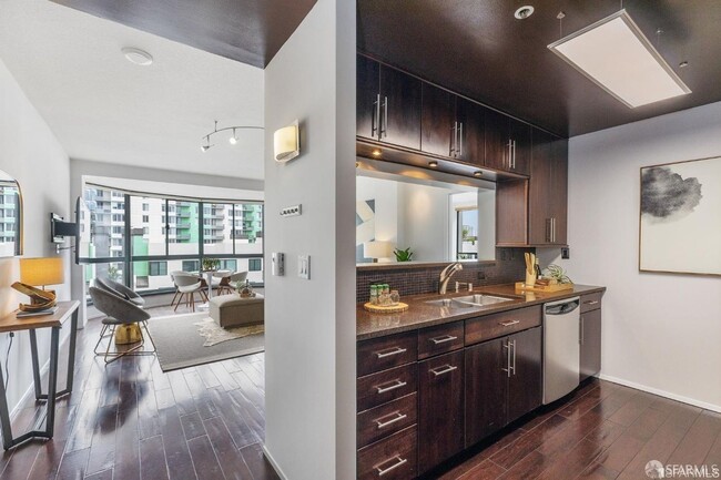 Building Photo - Light filled, modern, 2BD view condo avail...