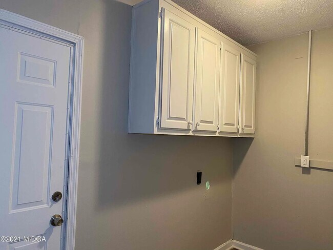 Building Photo - 103 Dogwood Cir
