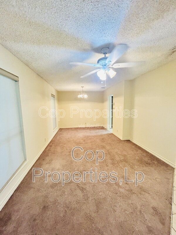 Building Photo - 14810 Ridge Hill Dr