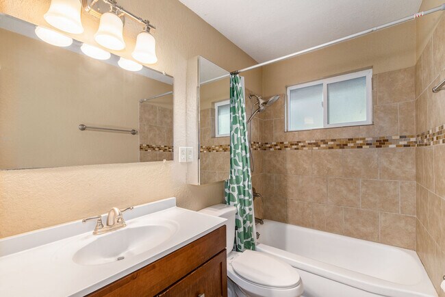 Foto del edificio - 3557 Alcott St