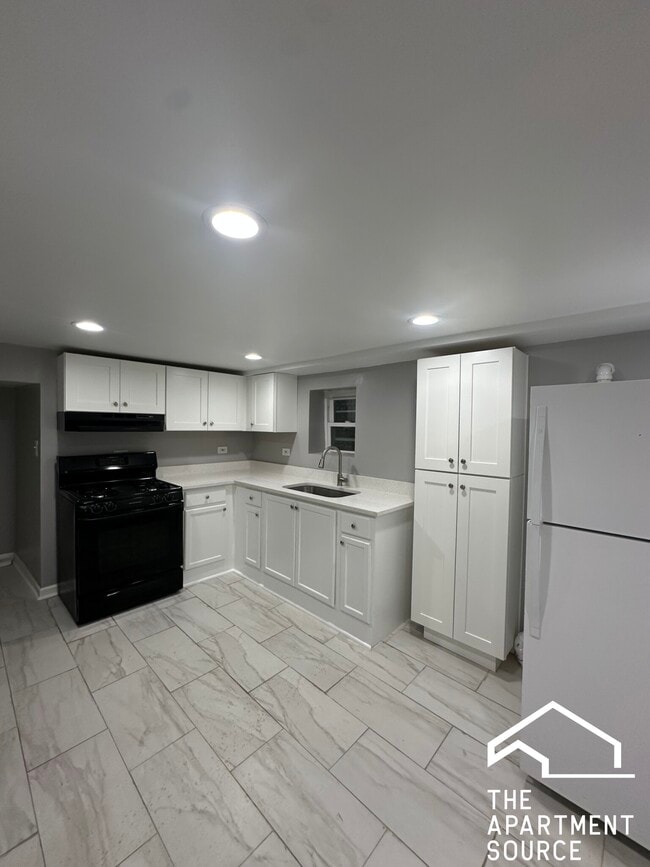 Building Photo - 4033 W Crystal St