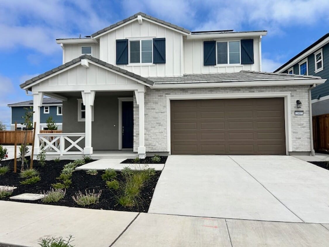 Primary Photo - Beautiful Brand New Smart Home with Solar ...