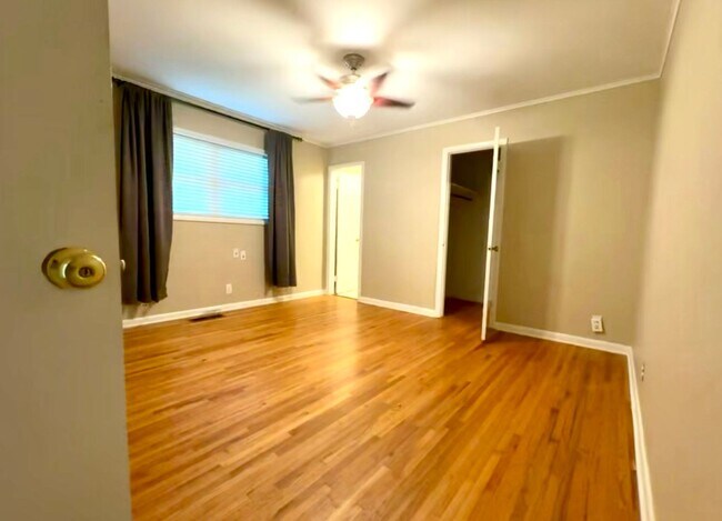 Foto del edificio - 3 Bed/2 Bath/2 Car Garage
