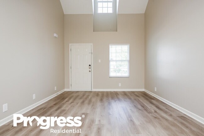 Building Photo - 1427 Westview Dr