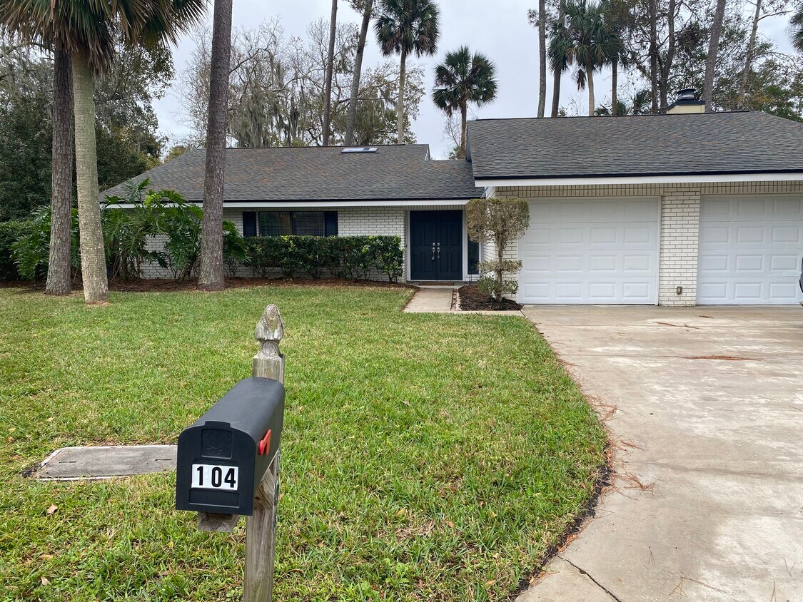 Foto principal - 104 Coral Ct